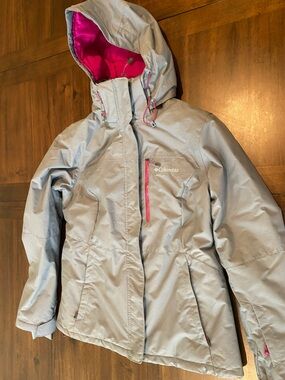 Columbia Light Gray Hooded Jacket with Bright Pink Lining